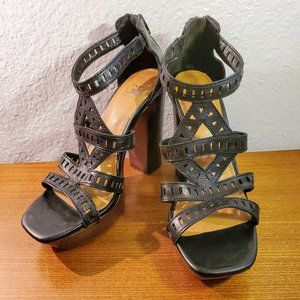 Gianni Bini Black Leather Chunky Sandal Platform
